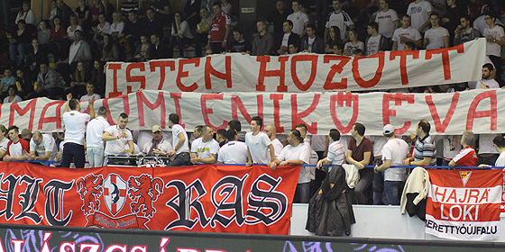 Komáromi Enikő