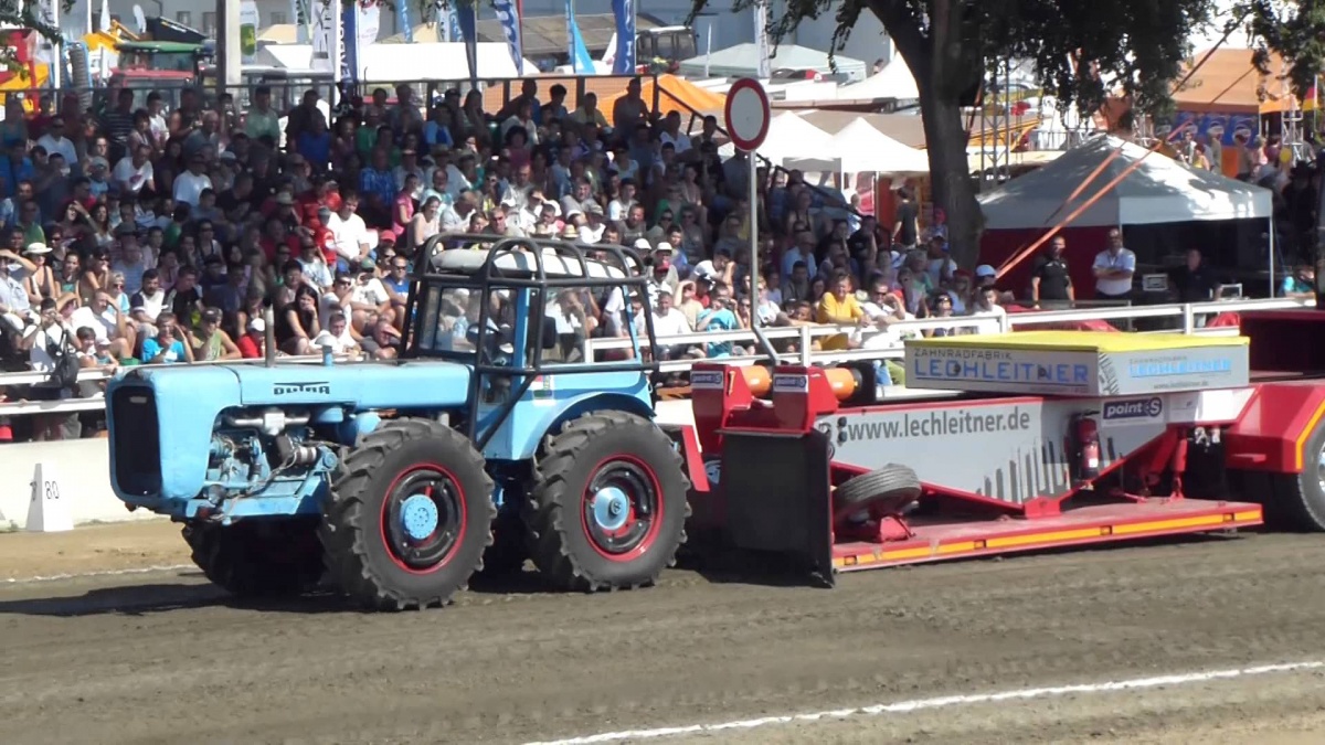 Traktorhúzó verseny Hajdúböszörmény