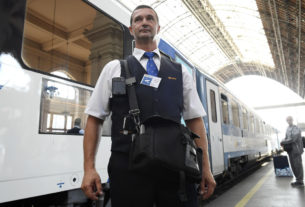 Testkamerát kapnak a MÁV kalauzai