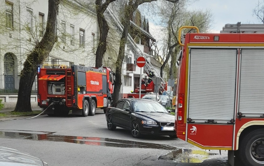Tűz a debreceni Kandia utcán