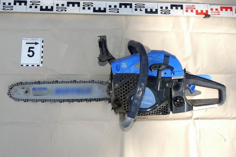 Láncfűrésszel támadt a közmunkásokra Debrecenben