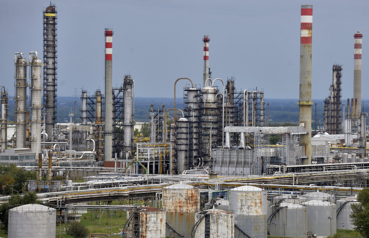 Mol Dunai Finomító