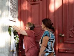 Agárdy Gábor szülőháza emléktábla