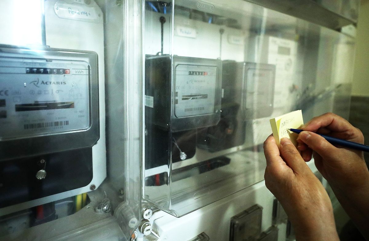 Villanyóra diktálás