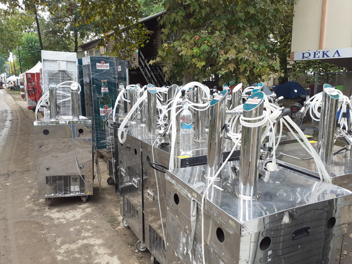 Sörcsapok és -hűtők a SZIN-en