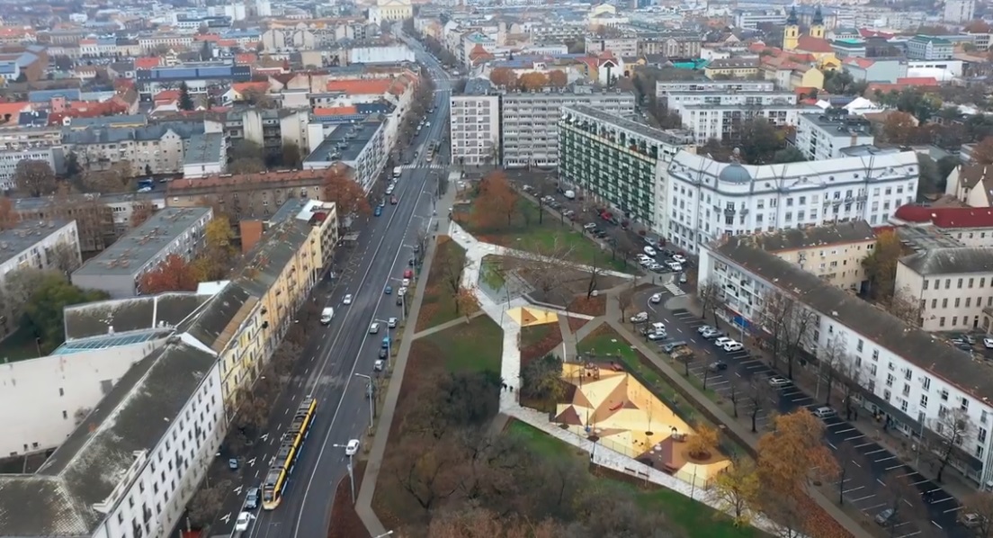 A felújított Petőfi tér Debrecenben