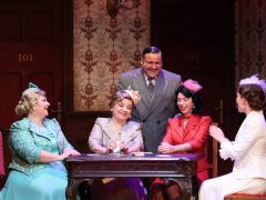 Szeged, színház, Egy csók és más semmi