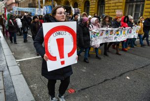 Tanár-diák tüntetés