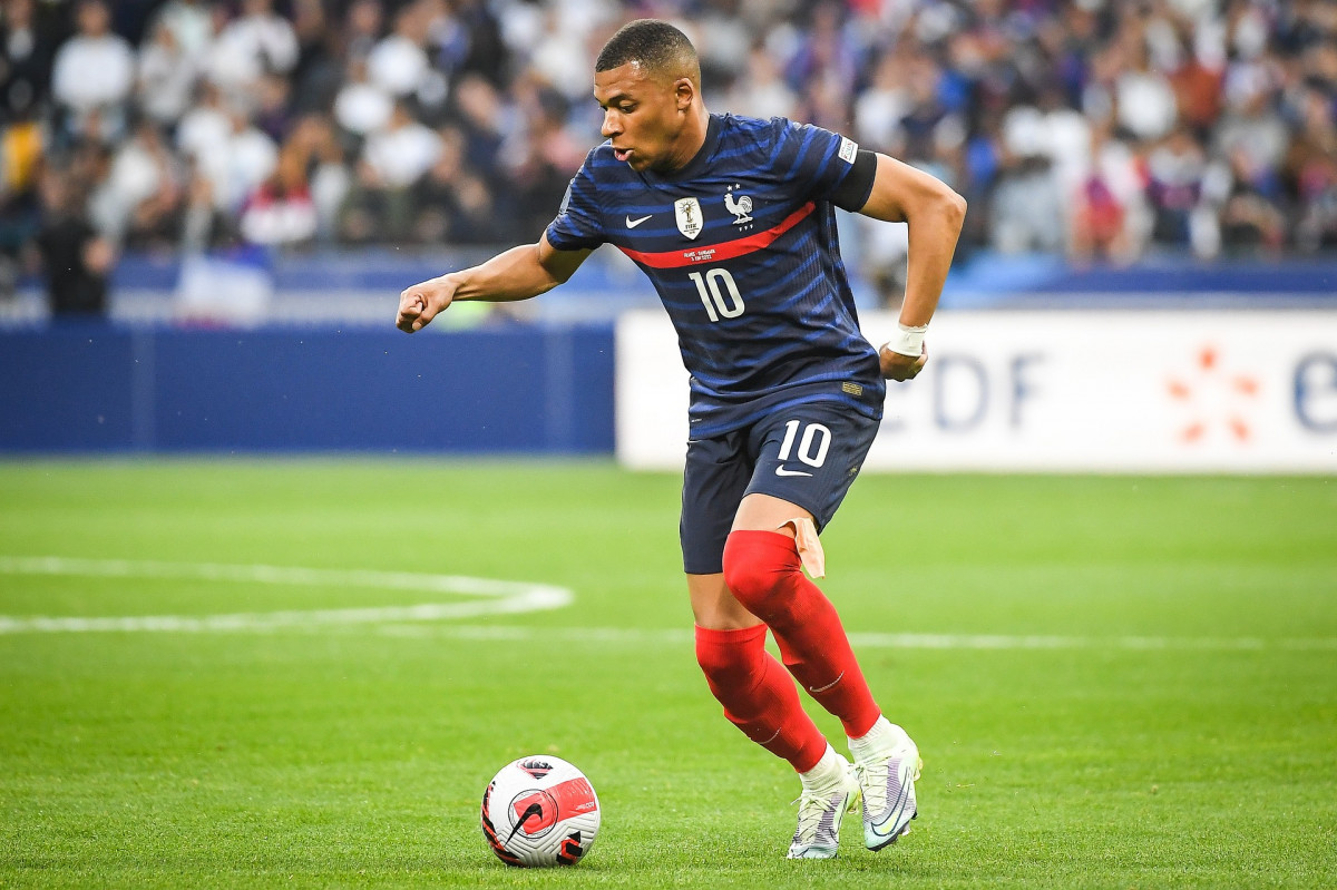 Kylian Mbappe Franciaország mezben