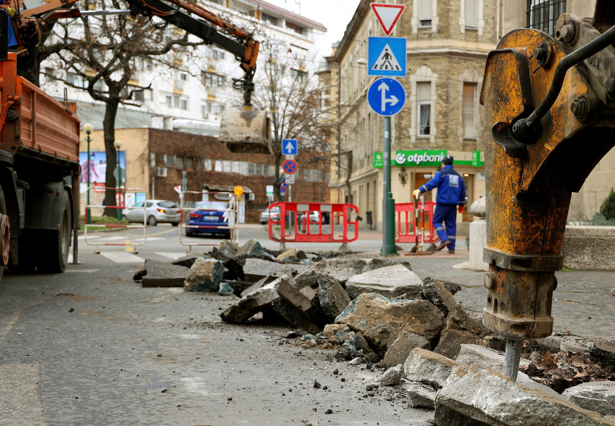 Aradi Vértanúk Tere Vízmű