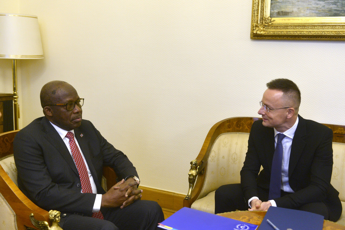 Szijjártó Péter kongói miniszterrel
