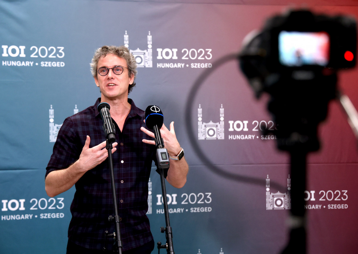 Szeged, Nemzetközi Informatikai Diákolimpia, Prof. Benjamin Burton