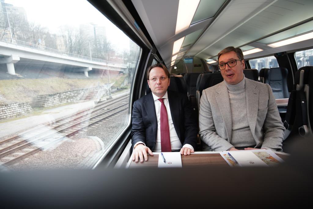 Várhelyi Olivér és Aleksandar Vucic