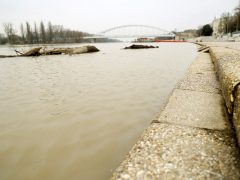 Szeged, Huszár Mátyás rakpart, rakpart, lezárás, Tisza, vízállás, árad, áradás