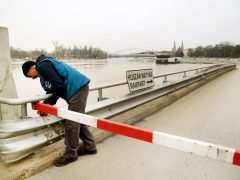 Szeged, Huszár Mátyás rakpart, rakpart, lezárás, Tisza, vízállás, árad, áradás