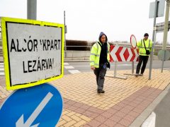 Szeged, Huszár Mátyás rakpart, rakpart, lezárás, Tisza, vízállás, árad, áradás