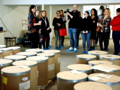 Szeged, Női Vezetői Klub, Pharmacoidea Kft., üzem, nőnap