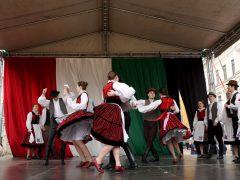 Szeged, március 15., Klauzál tér, megemlékezés, néptánc, tánc