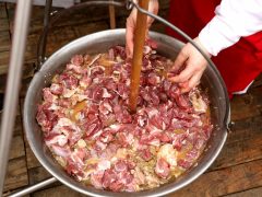 Szeged, Toros Pálinkafesztivál, bogrács, pörkölt, böllérverseny, kolbász, süt, rendezvény, Dóm tér