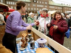 Szeged, Toros Pálinkafesztivál, böllérverseny, kolbász, süt, rendezvény, Dóm tér