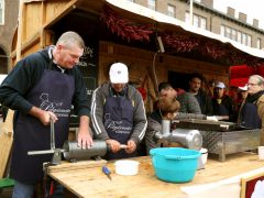 Szeged, Toros Pálinkafesztivál, böllérverseny, Botka László, kolbász, süt, rendezvény, Dóm tér