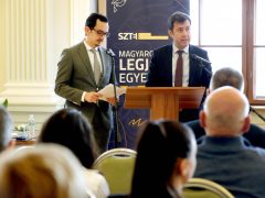 Szeged, Mecénás-díj, Altay Mehmet Gökbilgin, SZTE, egyetem, könyvadomány