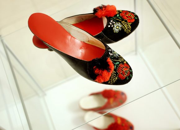 Szeged, szegedi papucs, kiállítás, népvűvészet, hagyomány, mesterség, kultúra, Dóm Látogatóközpon, Szögi Csaba