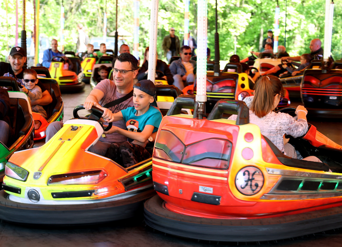 Szeged, majális, május 1., újszegedi liget, szórakozás