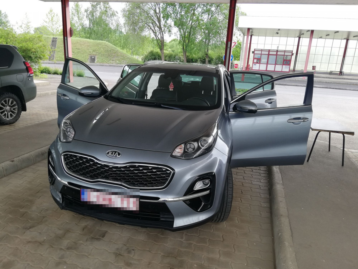 körözött kia autó