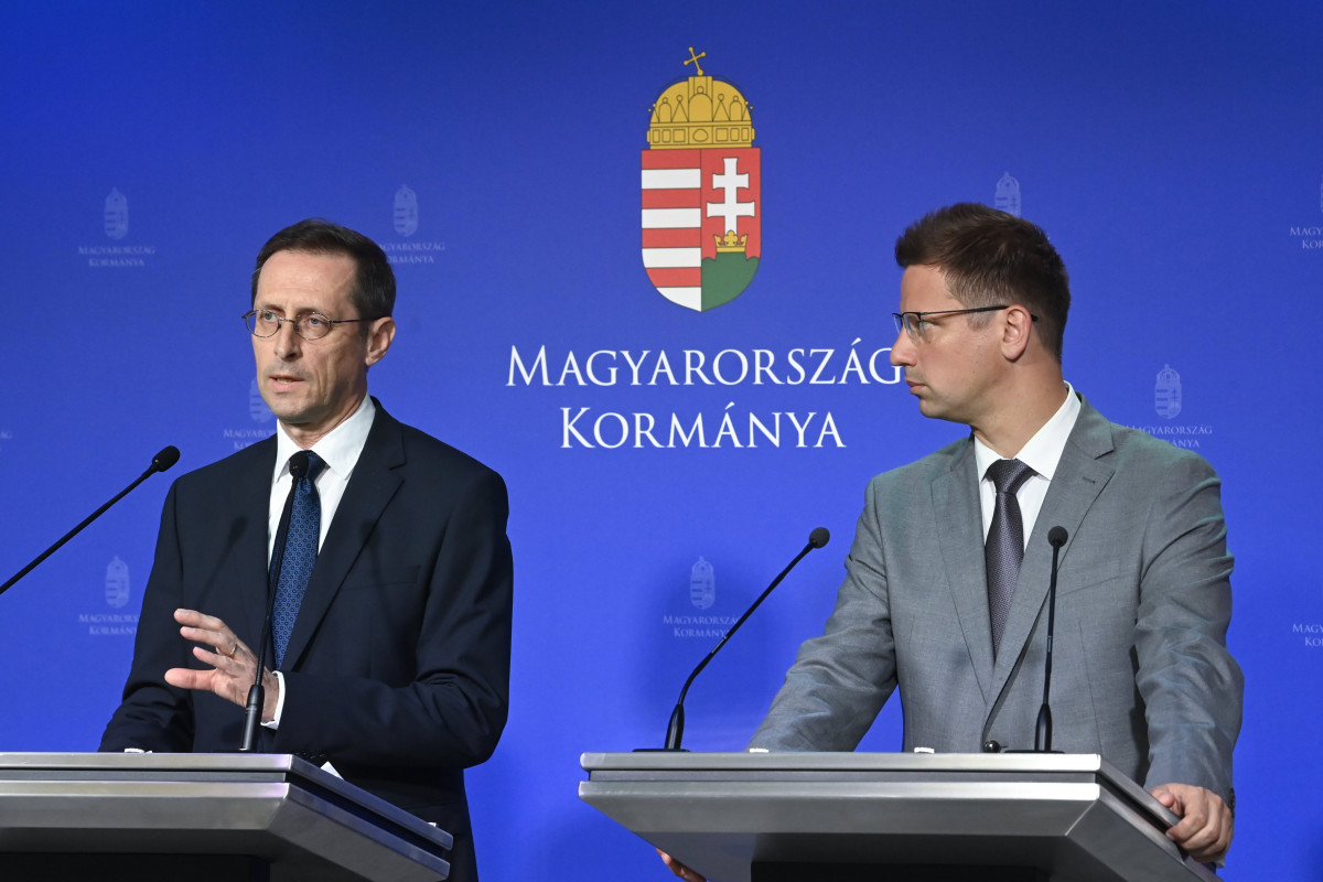 Kormányinfó Varga Mihály és Gulyás Gergely