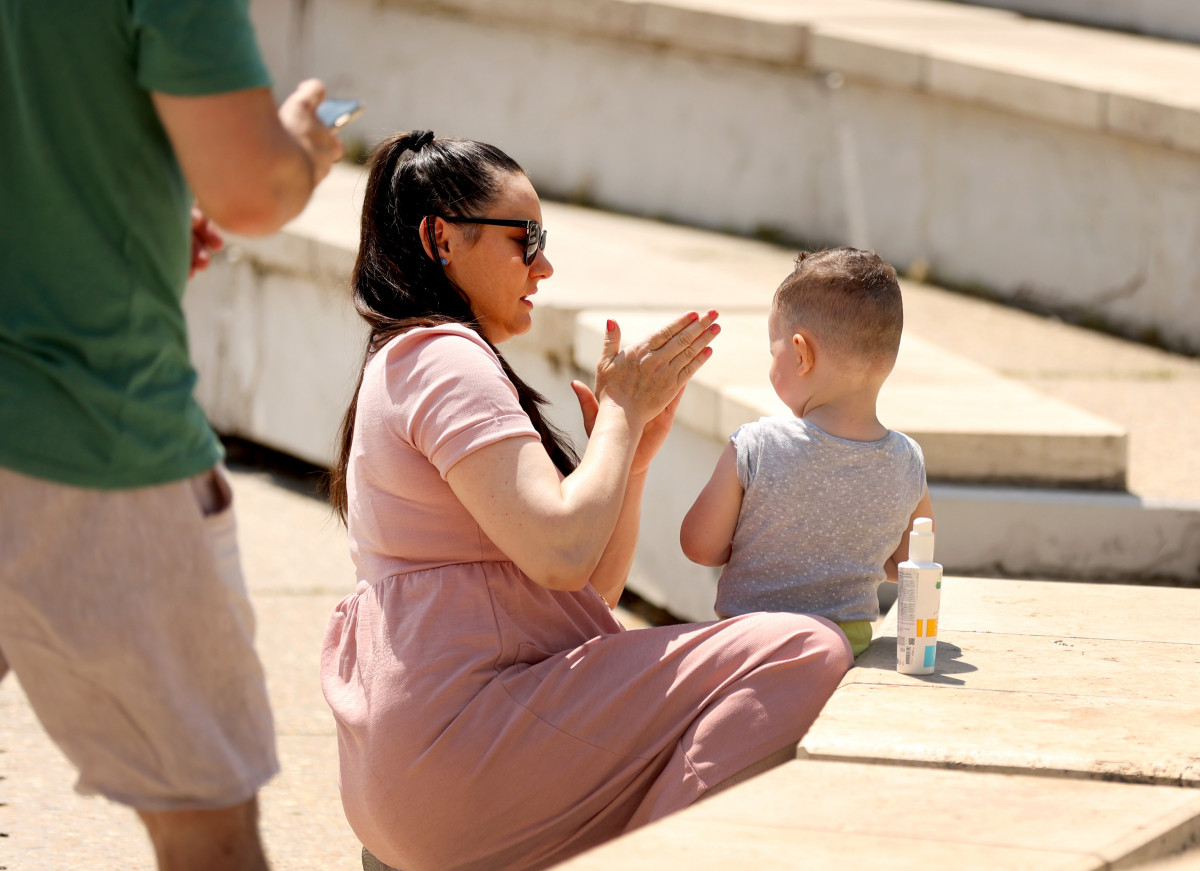 Szeged, anyuka, naptej, gyerek, napsütés
