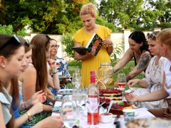 Szeged, Kovács Annabella, könyvklub, Kolostorkert, könyv, olvasás, piknik