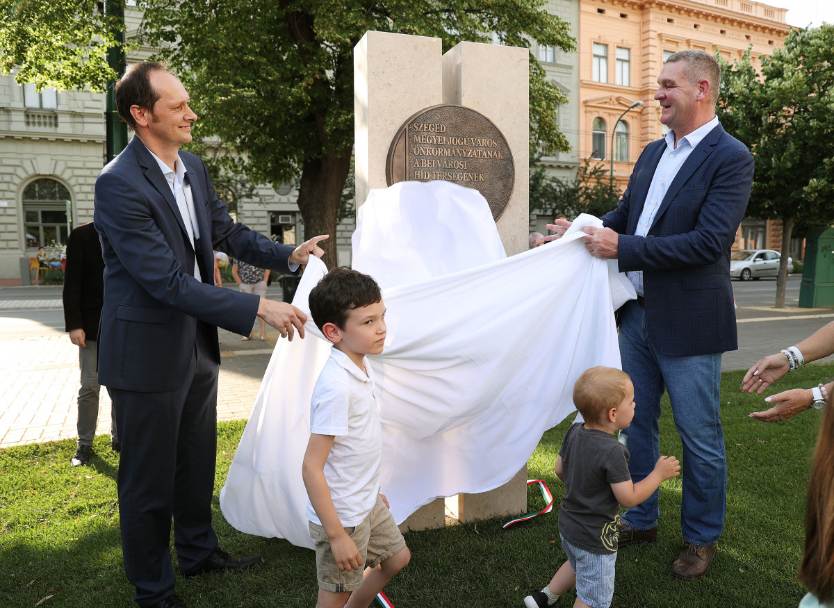 Szeged, Hild-díj, plakett, Botka László, Salamin Géza, Móra park
