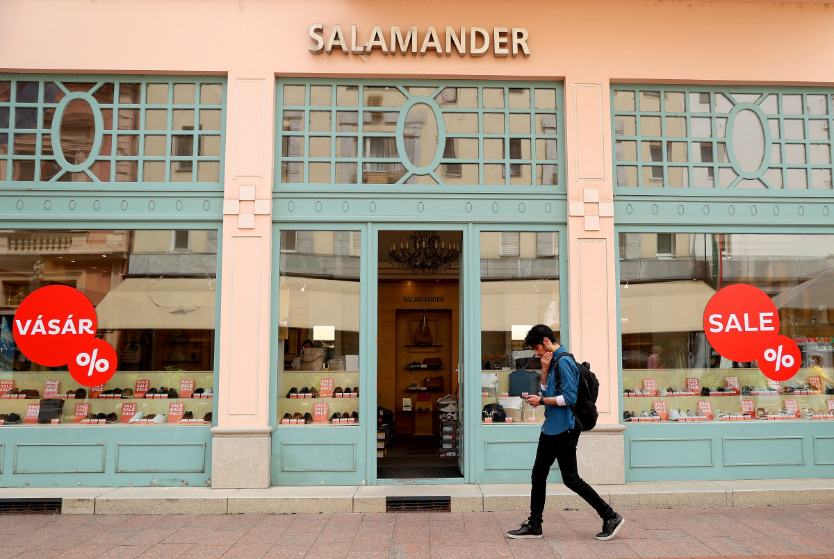 Szeged, Salamander, bolt, bezár, gazdaság, csőd