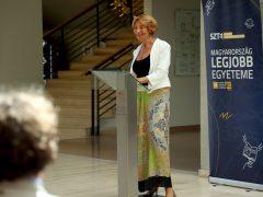 Szeged, SZTE, Szegedi Tudományegyetem, vándorbölcső, átadás, TIK, gyerekek, Fendler Judit, kancellár