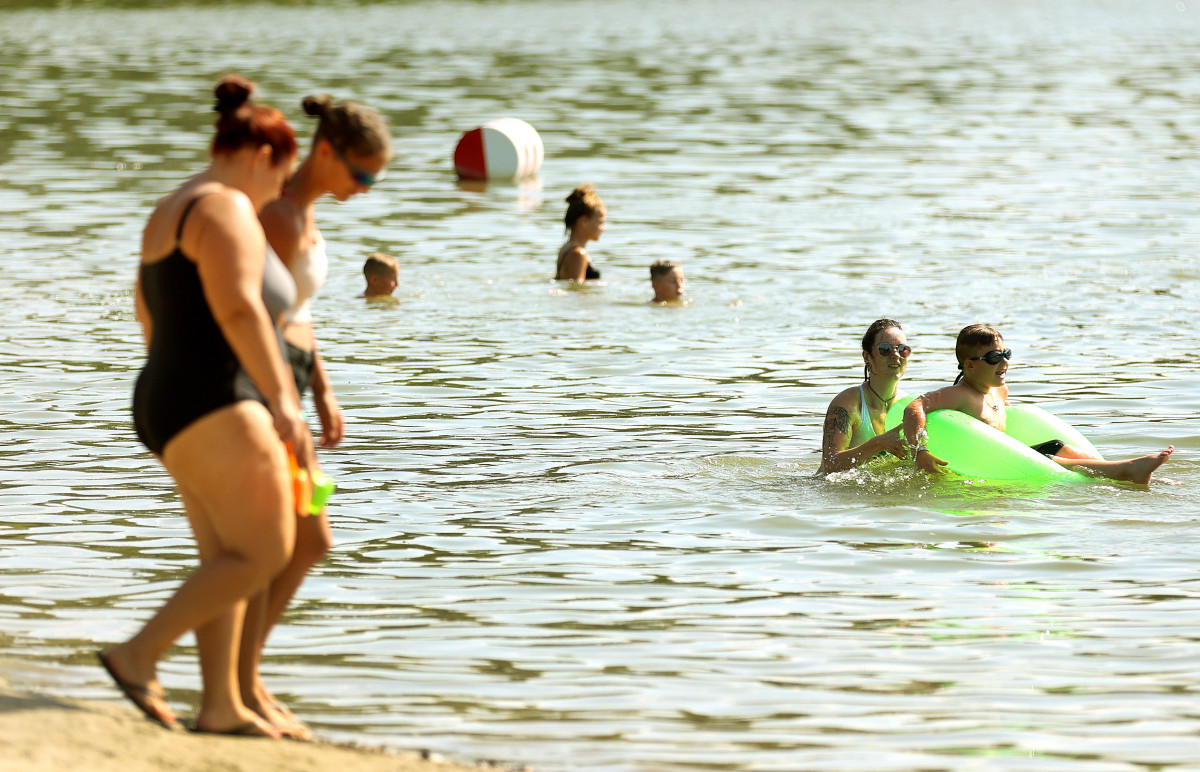 Mártély, strand, fürdőzők, vizibicikli, sup, Tisza, folyó