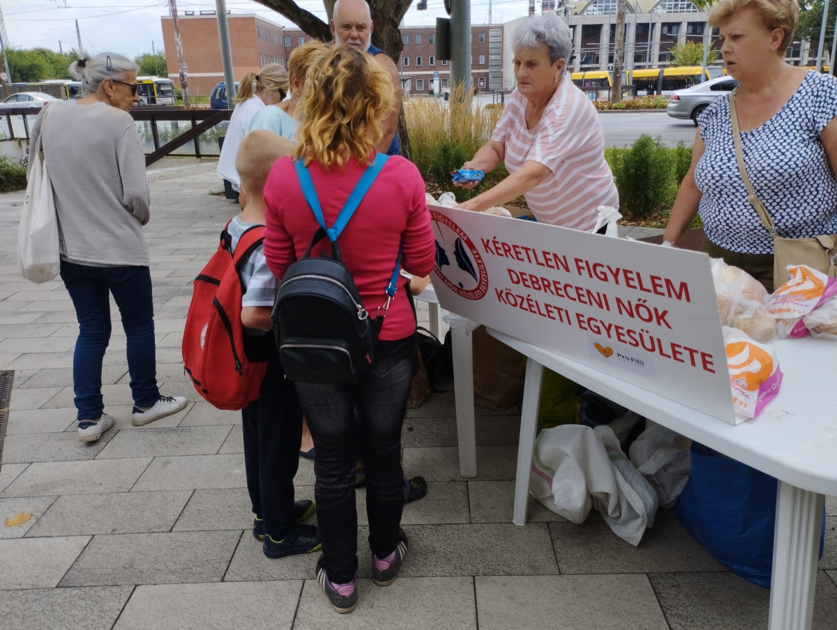 Ételosztás Debrecenben