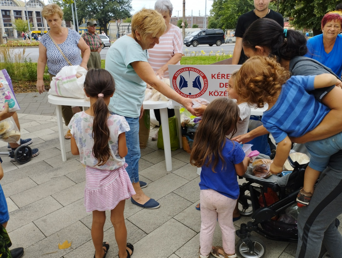 Ételosztás Debrecenben