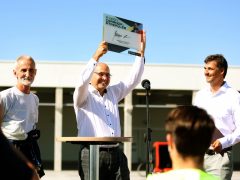 Szatymaz, CE Glass, üzem, gyár, gazdaság, csarnokavató, csarnok, Besenyei Péter, légi bemutató