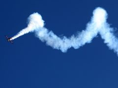 Szatymaz, CE Glass, üzem, gyár, gazdaság, csarnokavató, csarnok, Besenyei Péter, légi bemutató