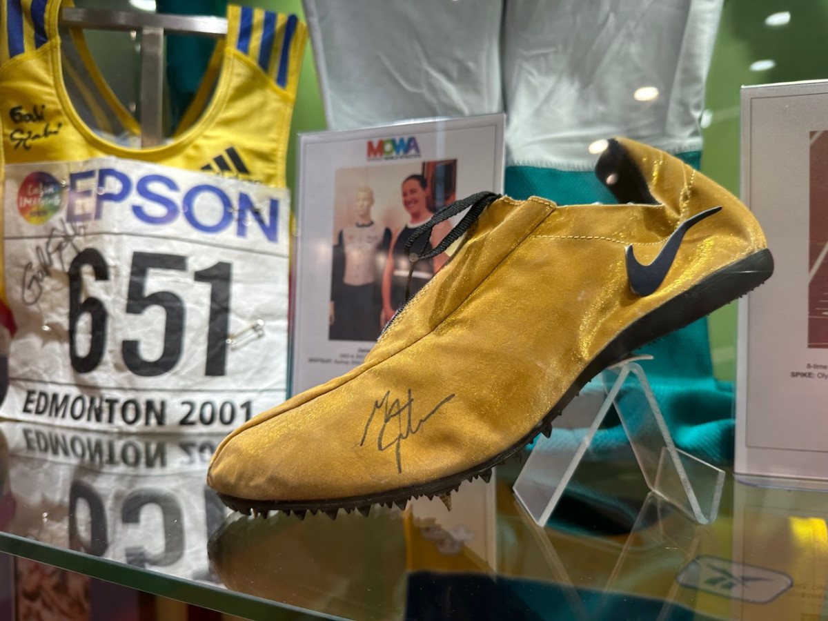 Atlétikai kiállítás nyílt az Etele Plázában