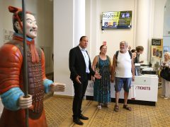 Szeged, Móra Ferenc Múzeum, ókori Kína-kiállítás, 25 ezredik látogató, Fogas Ottó, kiállítás, kultura, múzeum, turizmus, látnivaló