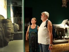 Szeged, Móra Ferenc Múzeum, ókori Kína-kiállítás, 25 ezredik látogató, Fogas Ottó, kiállítás, kultura, múzeum, turizmus, látnivaló