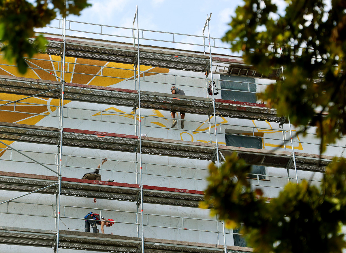 Szeged, szegedi szecesszió múzsája, Székely sor, tízemeletes ház, panel, falfestés