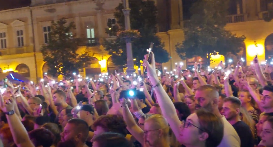 Follow the Flow koncert Debrecenben