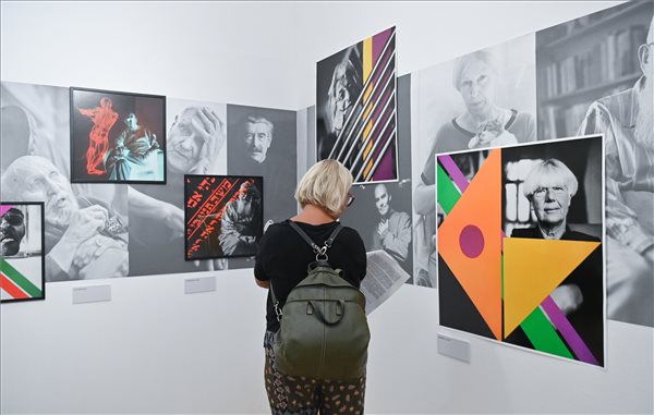 Féner Tamás legújabb munkáiból nyílik kiállítás a Mai Manó Házban