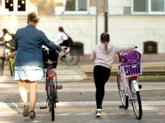 Szeged, tanítás, Dózsa György Általános Iskola, iskola, oktatás, diák, kerékpár, zebra