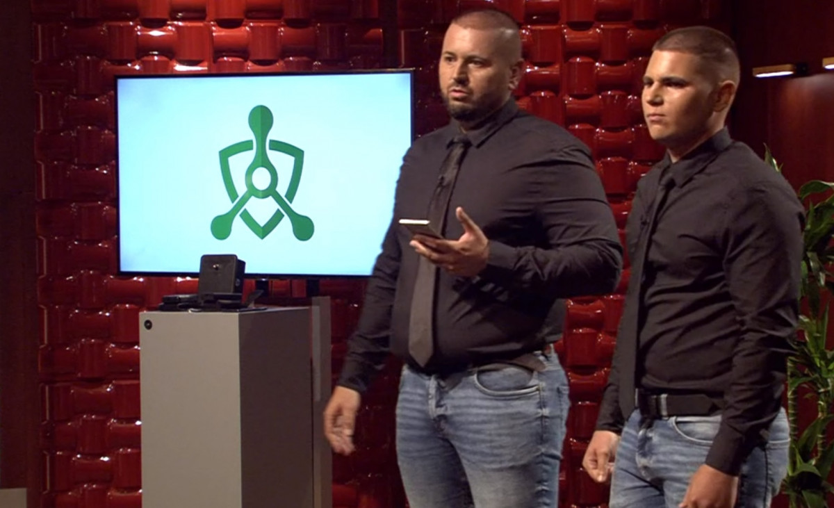 Győrfi Gyula Cápák között