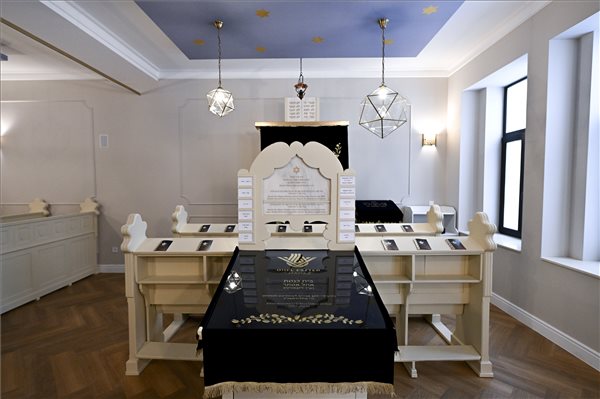 Újranyitották a Jósika utcai ortodox imaházat Budapesten