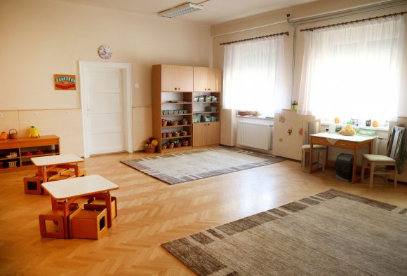 Szeged, bölcsőde, Tápé, felújítás, gyerek, játék